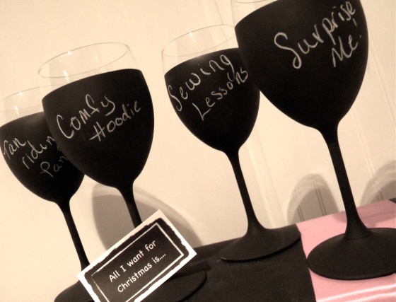 DIY Chalkboard Wineglasses 
